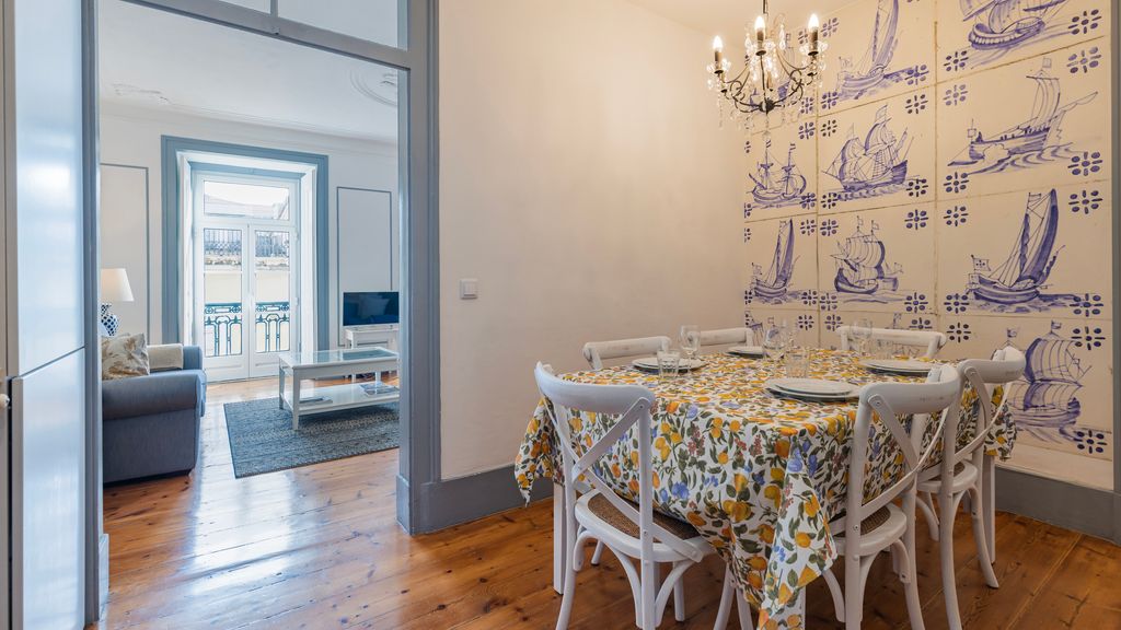 Classic & Super Central Apartment by LovelyStay