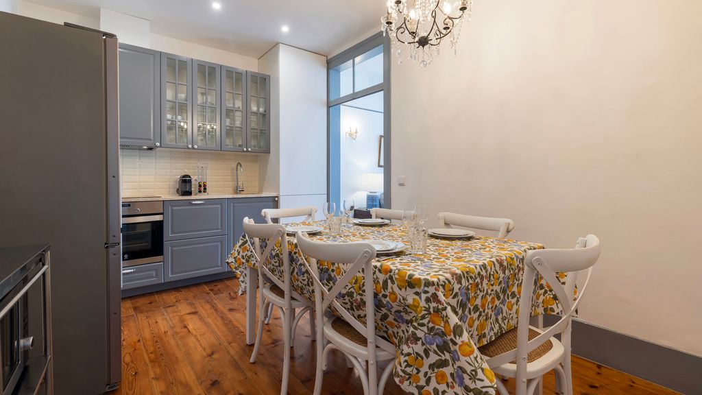 Classic & Super Central Apartment by LovelyStay