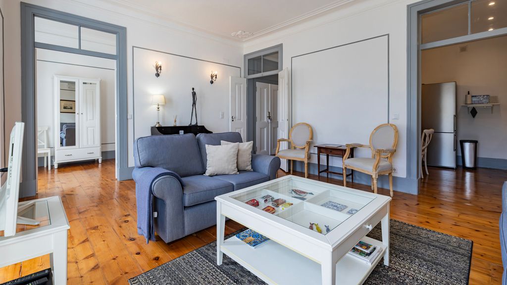 Classic & Super Central Apartment by LovelyStay