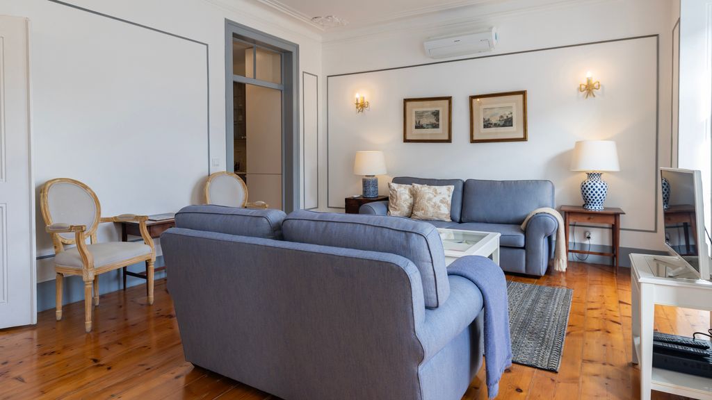 Classic & Super Central Apartment by LovelyStay