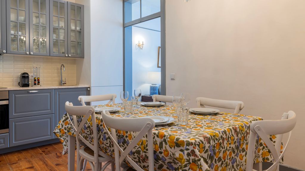 Classic & Super Central Apartment by LovelyStay