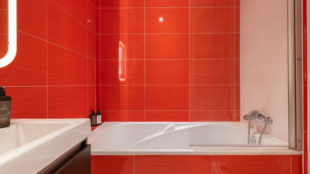 Luminous 1BDR Apartment by LovelyStay
