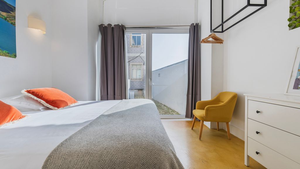 1BDR Apartment w/ Garden View by LovelyStay