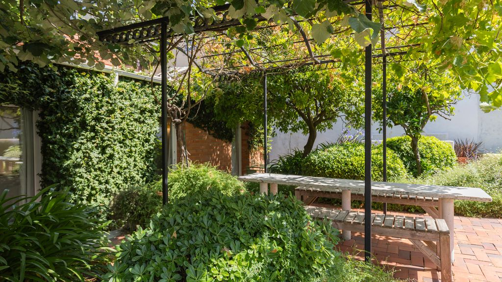 Quiet & Cozy Apartment w/ Garden by LovelyStay