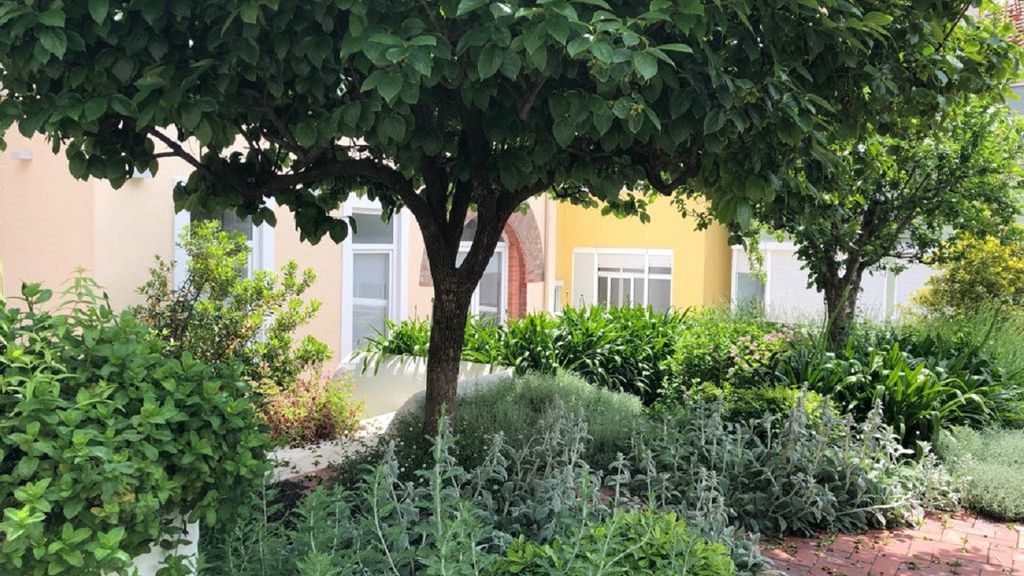Quiet & Cozy Apartment w/ Garden by LovelyStay
