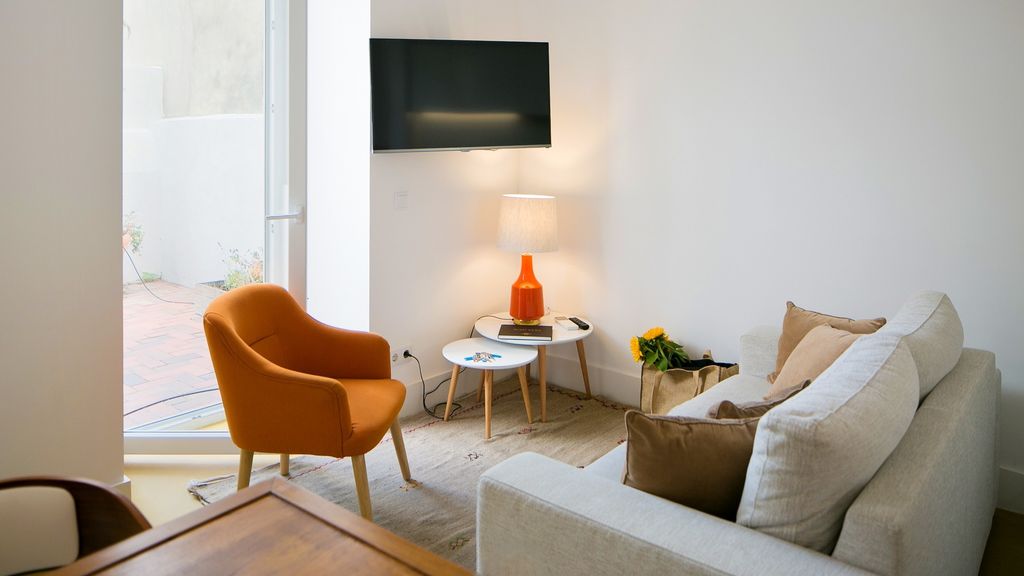 Quiet & Cozy Apartment w/ Garden by LovelyStay