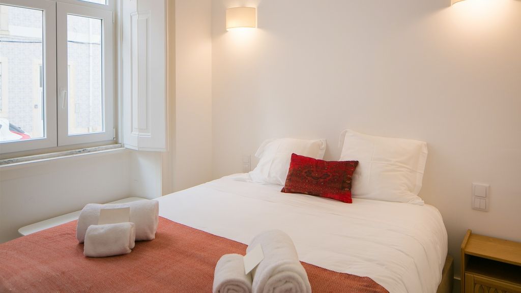 Quiet & Cozy Apartment w/ Garden by LovelyStay