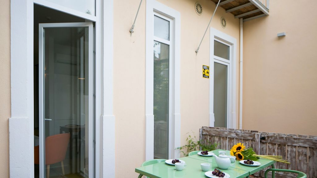 Quiet & Cozy Apartment w/ Garden by LovelyStay