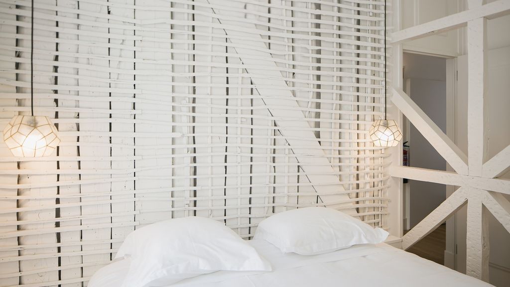 Quiet & Modern Apartment w/ Garden by LovelyStay