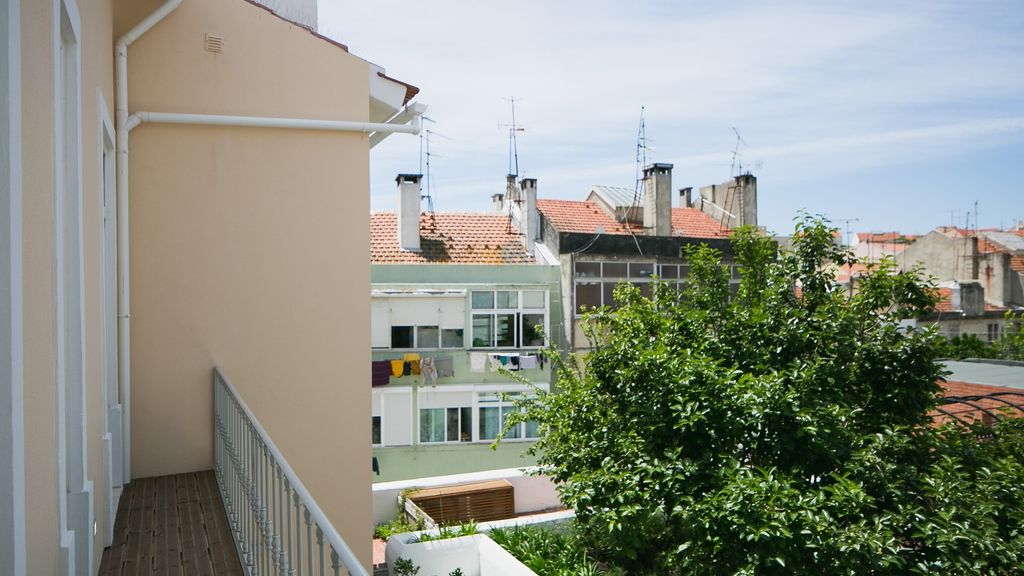 Quiet & Modern Apartment w/ Garden by LovelyStay