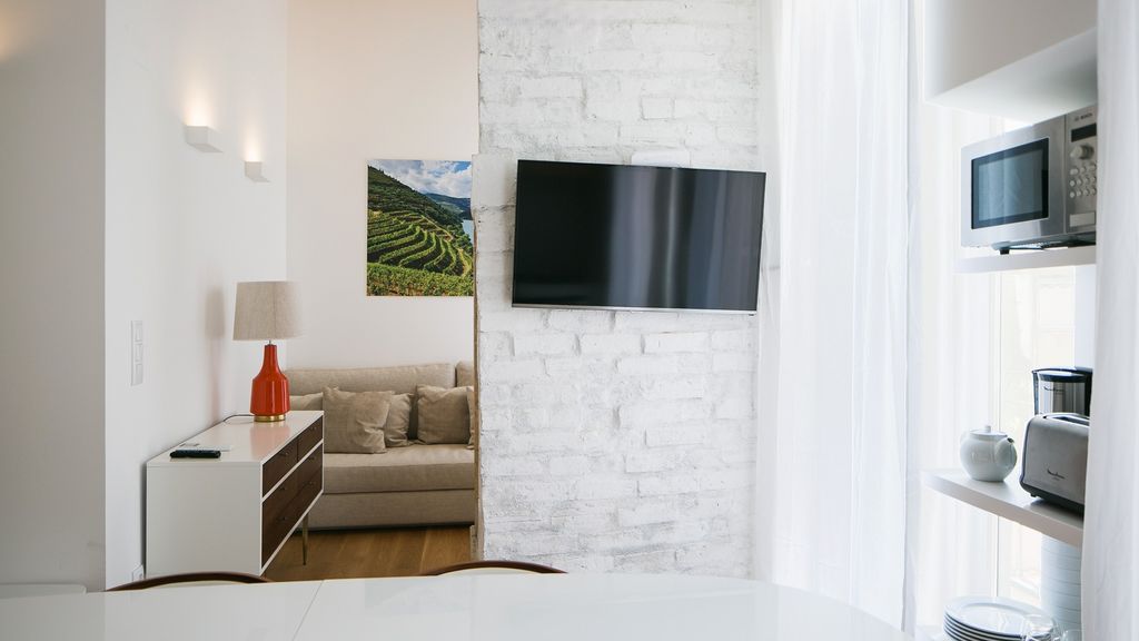 Quiet & Modern Apartment w/ Garden by LovelyStay