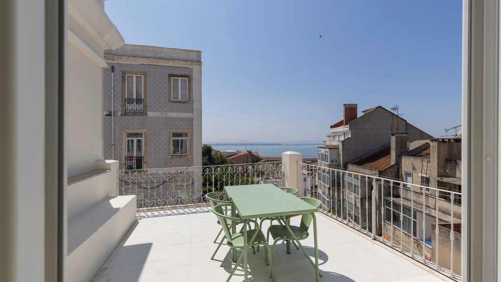 Amazing Terrace River View Apartment by LovelyStay