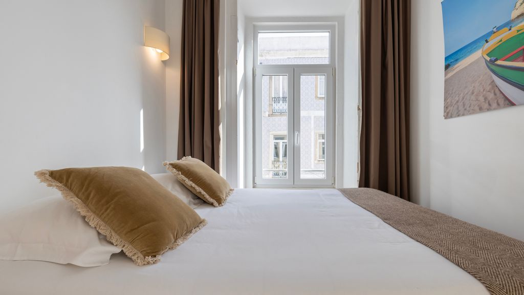 Amazing Terrace River View Apartment by LovelyStay