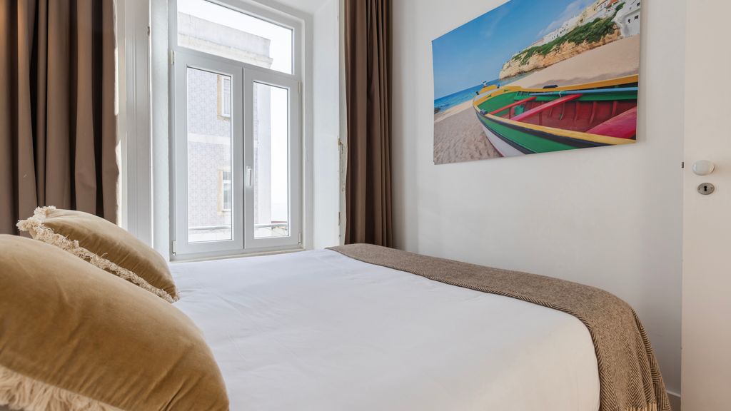 Amazing Terrace River View Apartment by LovelyStay
