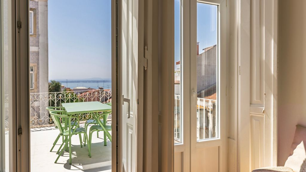 Amazing Terrace River View Apartment by LovelyStay