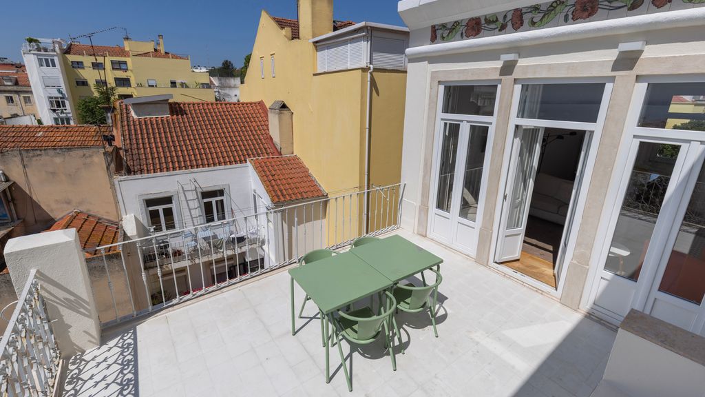 Amazing Terrace River View Apartment by LovelyStay