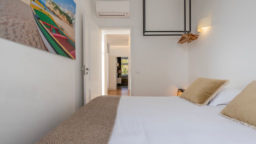 Amazing Terrace River View Apartment by LovelyStay