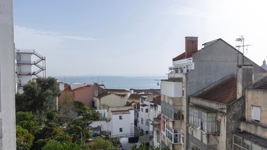 Amazing Terrace River View Apartment by LovelyStay