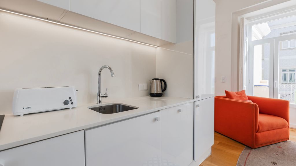 Amazing Terrace River View Apartment by LovelyStay