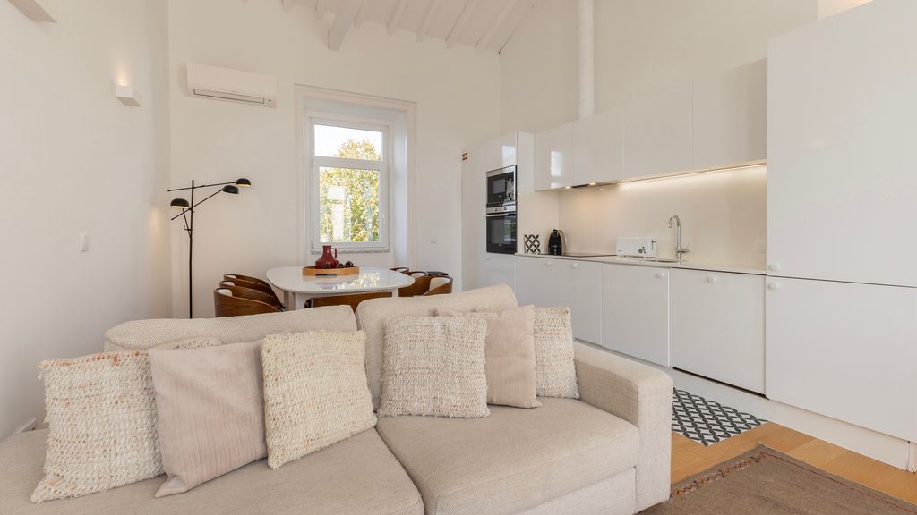 Amazing Terrace River View Apartment by LovelyStay