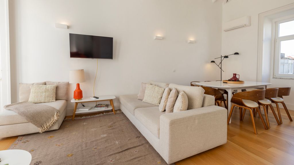 Amazing Terrace River View Apartment by LovelyStay