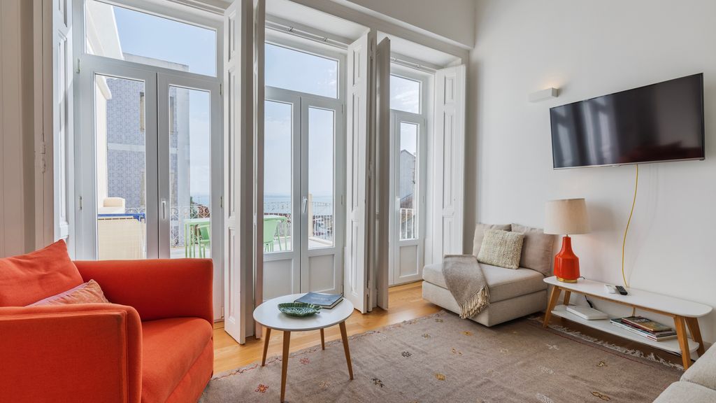 Amazing Terrace River View Apartment by LovelyStay