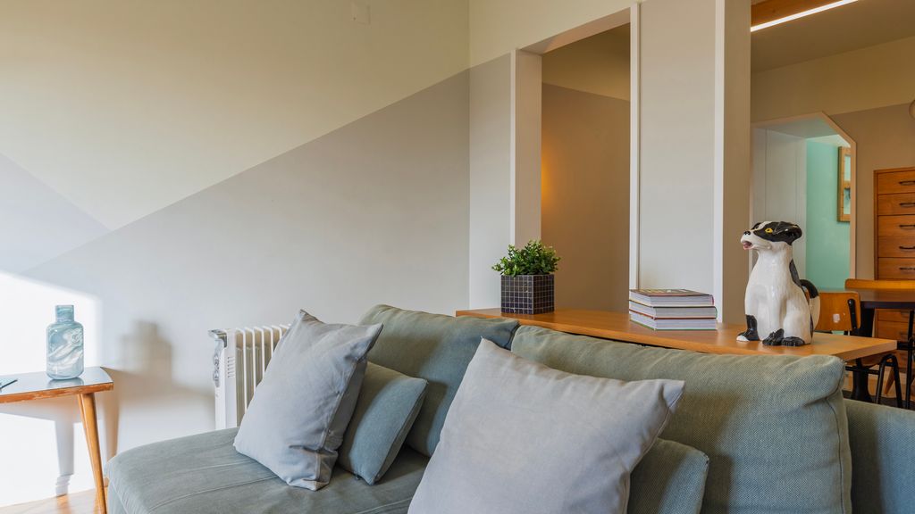 Vintage w/ Castle View Apartment by LovelyStay
