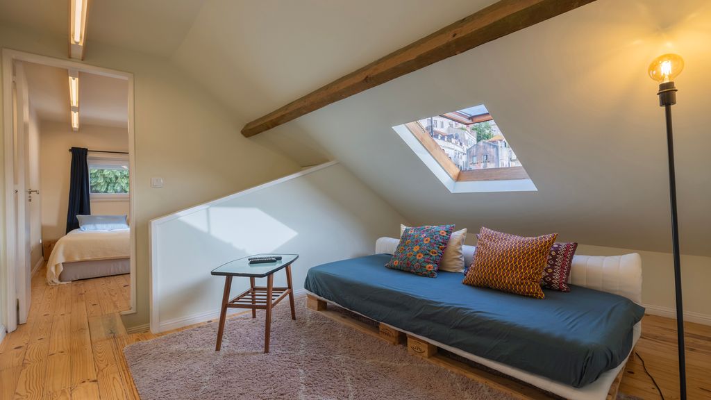 Vintage w/ Castle View Apartment by LovelyStay