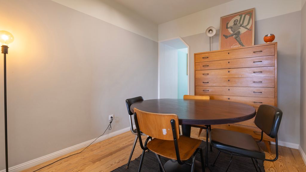Vintage w/ Castle View Apartment by LovelyStay