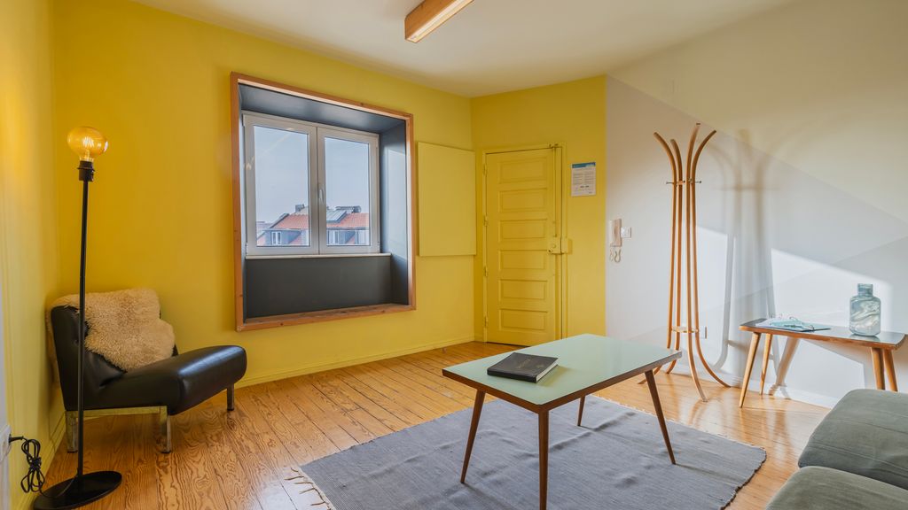 Vintage w/ Castle View Apartment by LovelyStay