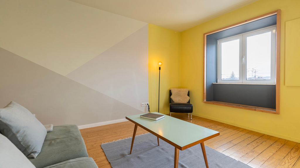 Vintage w/ Castle View Apartment by LovelyStay