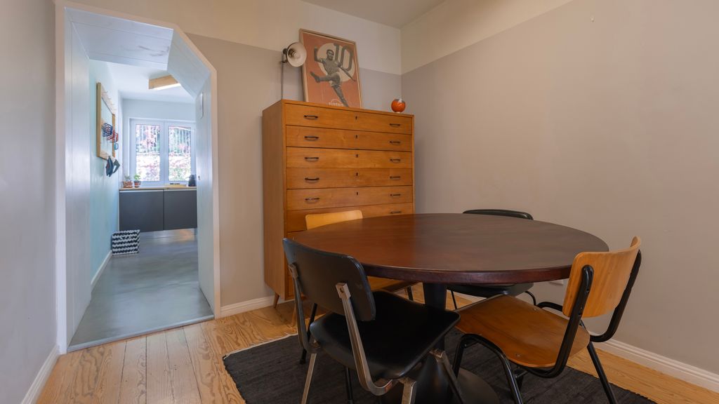 Vintage w/ Castle View Apartment by LovelyStay
