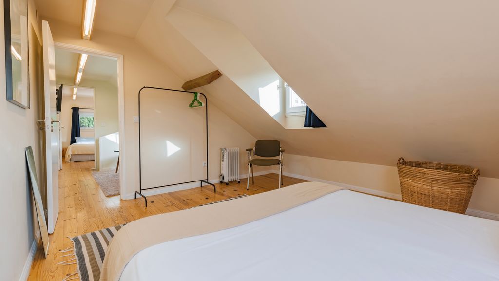 Vintage w/ Castle View Apartment by LovelyStay