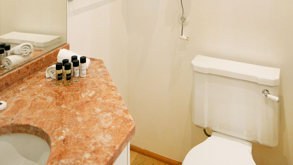 Alfama Deluxe Duplex by LovelyStay