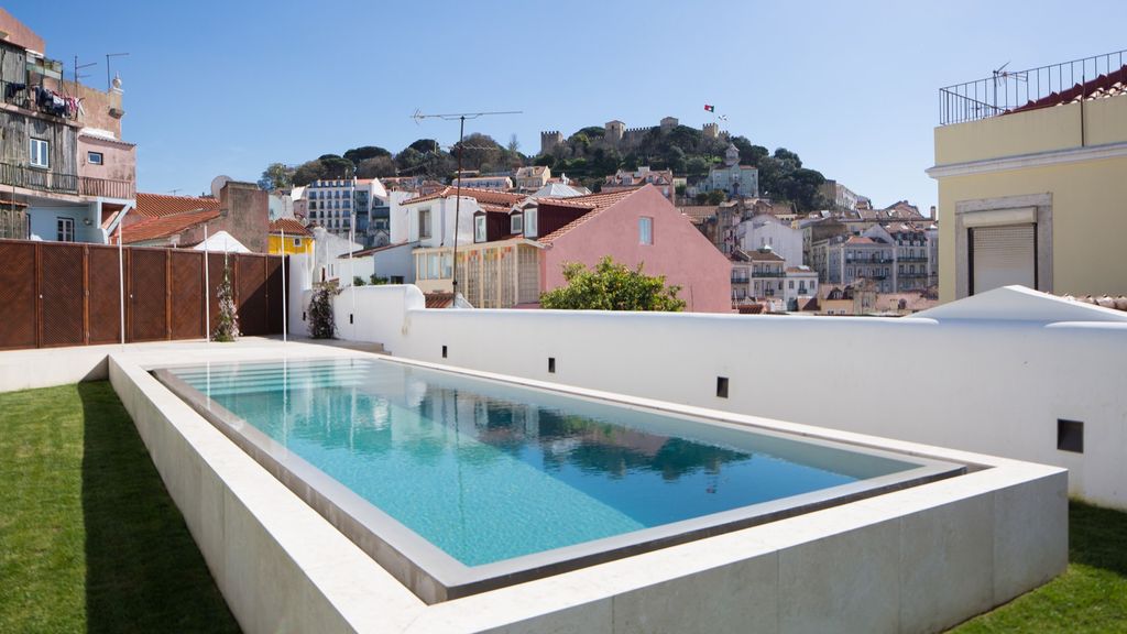 Designer Apartment w/ Pool by LovelyStay