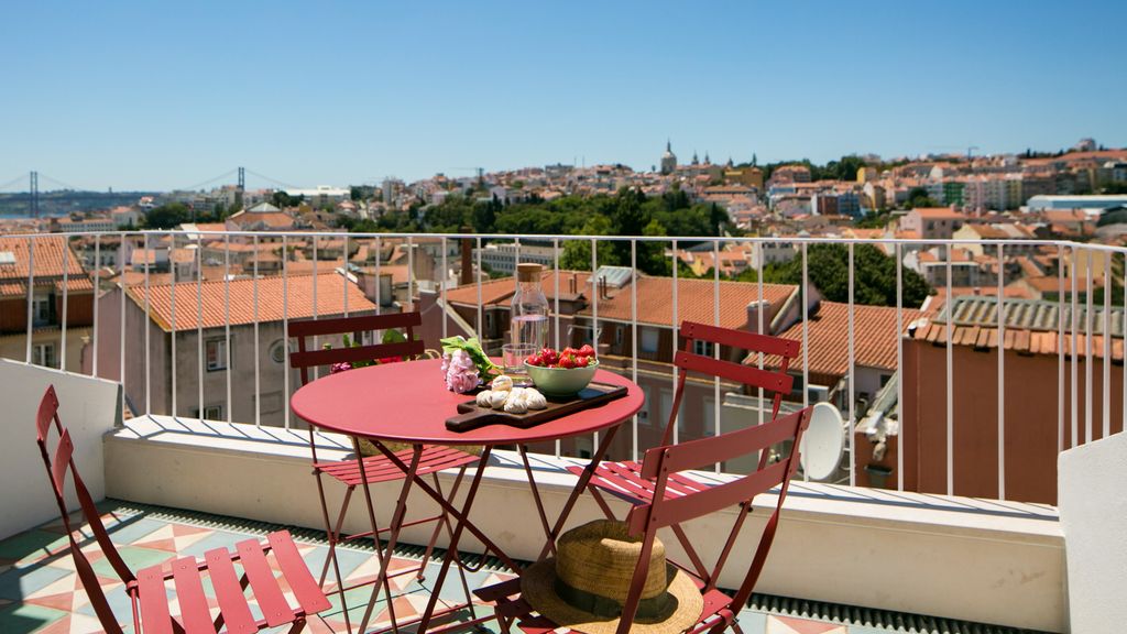 Central Rooftop Apartment by LovelyStay