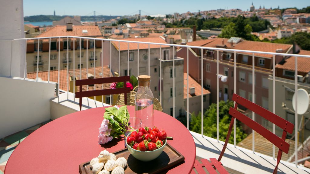 Central Rooftop Apartment by LovelyStay