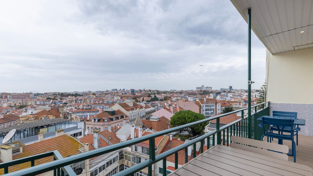Amazing View Apartment by LovelyStay