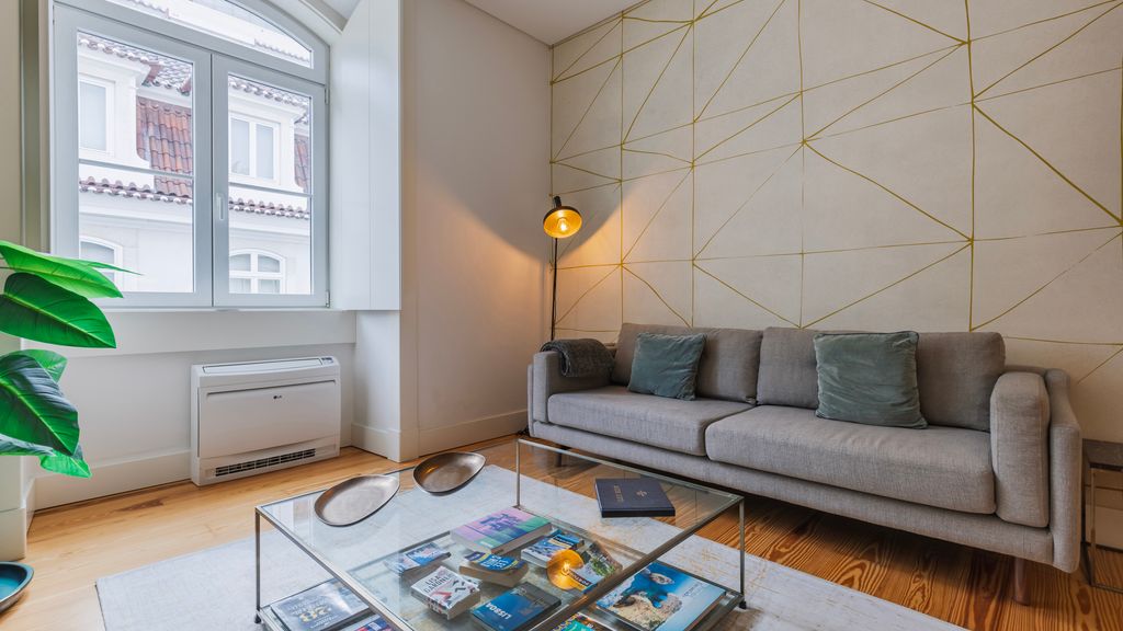 Downtown Sleek Apartment by LovelyStay