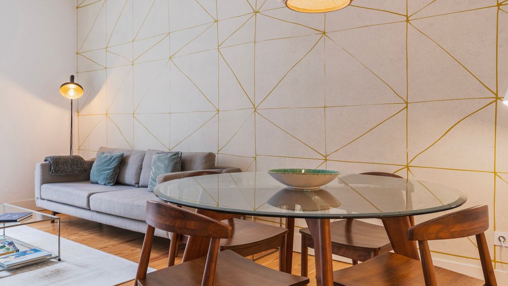 Downtown Sleek Apartment by LovelyStay