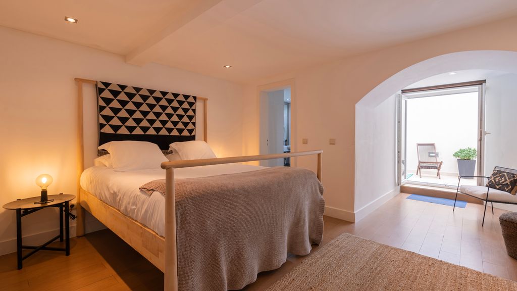 1BDR w/ Terrace in Alfama Centre by LovelyStay