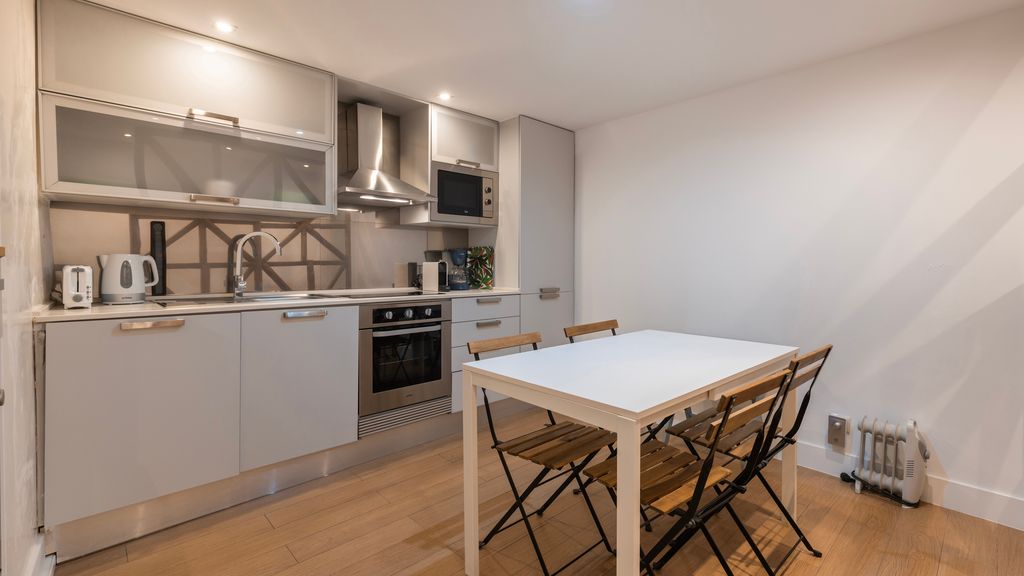 1BDR w/ Terrace in Alfama Centre by LovelyStay