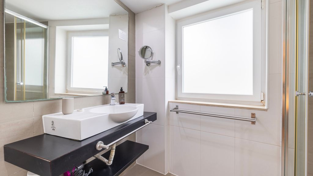 1BDR w/ Terrace in Alfama Centre by LovelyStay