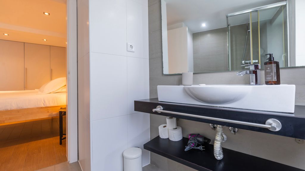 1BDR w/ Terrace in Alfama Centre by LovelyStay