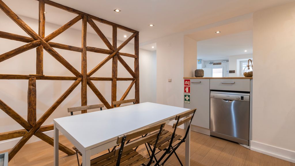 1BDR w/ Terrace in Alfama Centre by LovelyStay