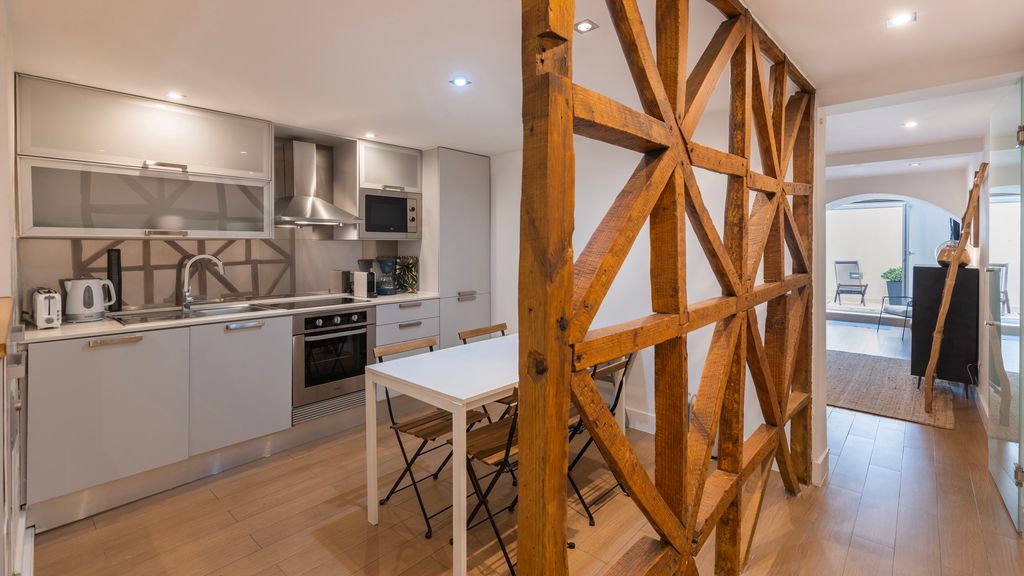 1BDR w/ Terrace in Alfama Centre by LovelyStay
