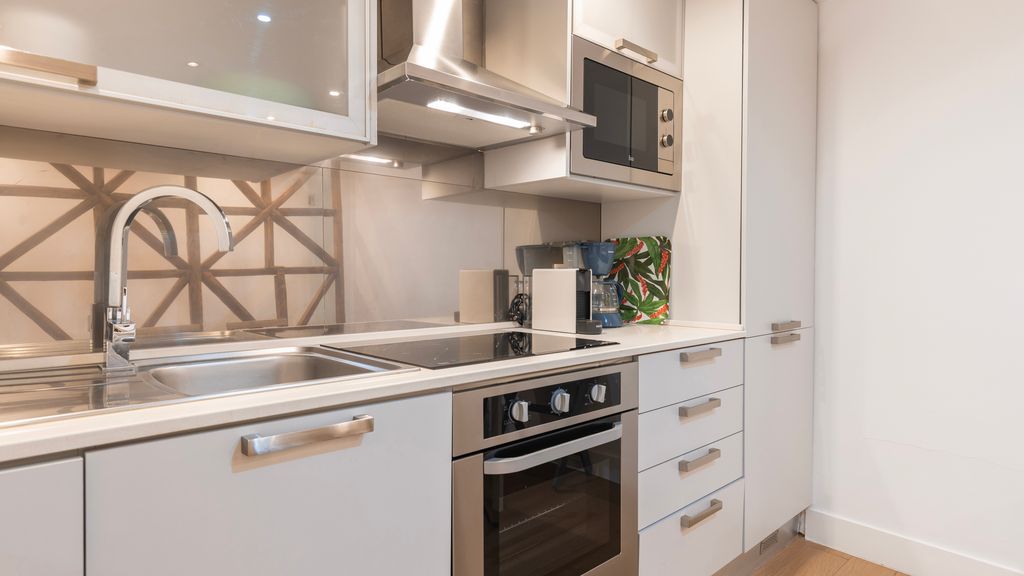 1BDR w/ Terrace in Alfama Centre by LovelyStay