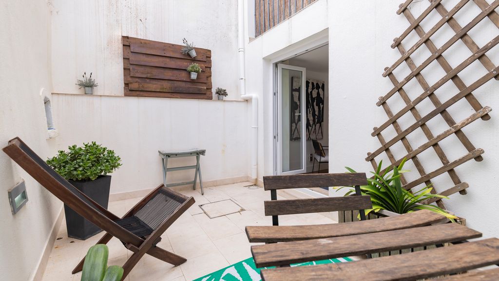 1BDR w/ Terrace in Alfama Centre by LovelyStay