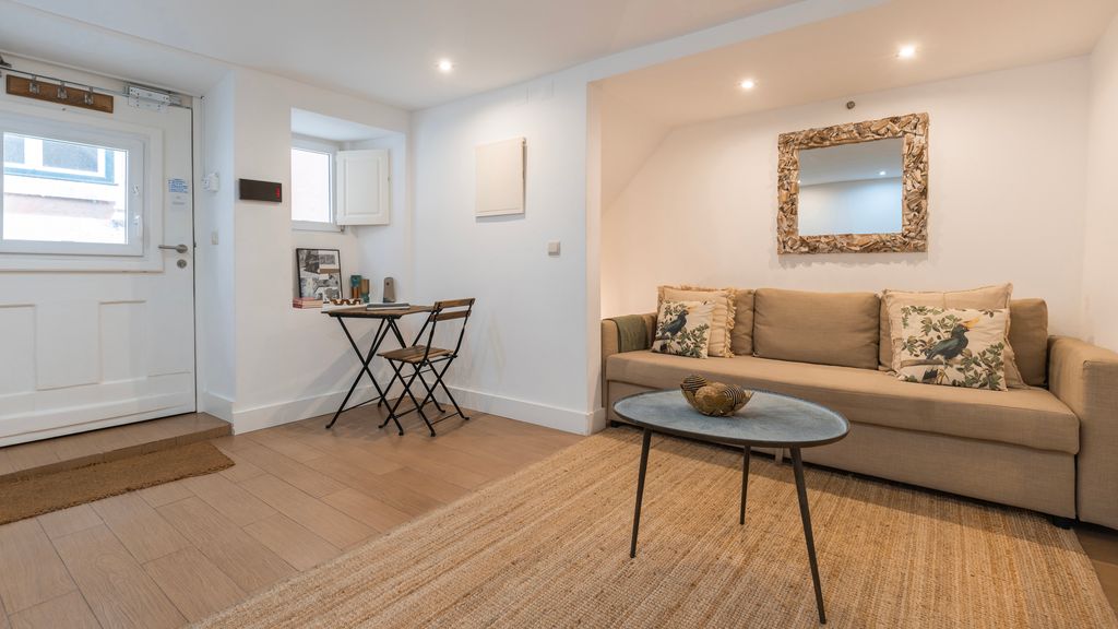 1BDR w/ Terrace in Alfama Centre by LovelyStay
