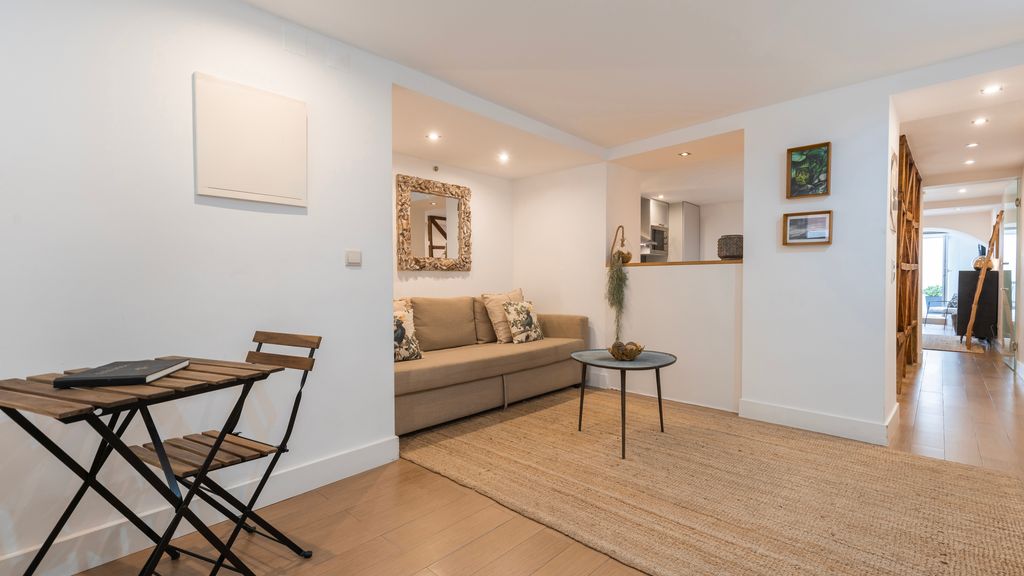1BDR w/ Terrace in Alfama Centre by LovelyStay
